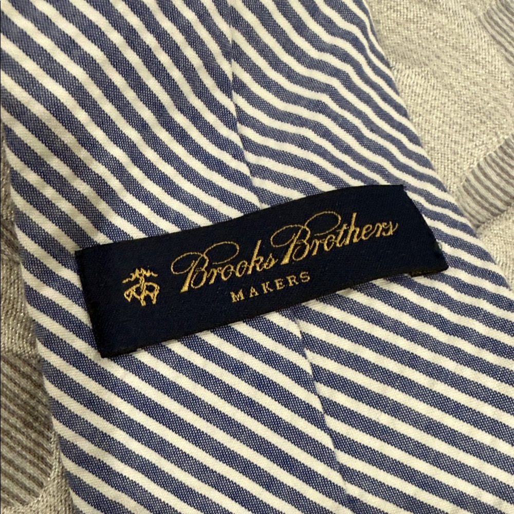 Brooks Brothers Navy and White Striped Tie - Picture 2 of 2